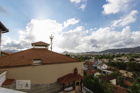 Casa de condomínio para alugar com 330m², 4 quartos e 3 vagasVista Varanda 2 - Sala (Primeiro Andar)