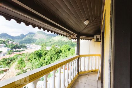 Casa de condomínio para alugar com 330m², 4 quartos e 3 vagasVaranda - Quarto 1 e Quarto 2 (Segundo Andar)