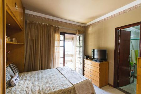 Casa de condomínio para alugar com 330m², 4 quartos e 3 vagasSuíte (Segundo Andar)