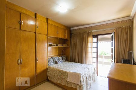Casa de condomínio para alugar com 330m², 4 quartos e 3 vagasSuíte (Segundo Andar)