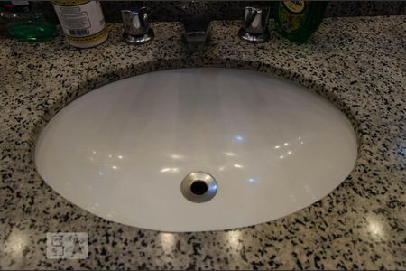 Apartamento à venda com 147m², 3 quartos e sem vagaLavatório do banheiro social 1