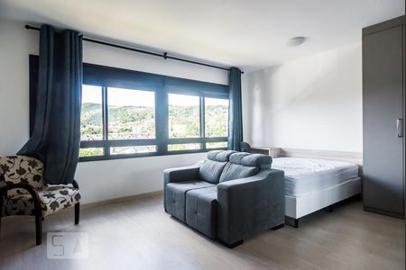 Sala de kitnet/studio para alugar com 1 quarto, 34m² em Praia de Belas, Porto Alegre