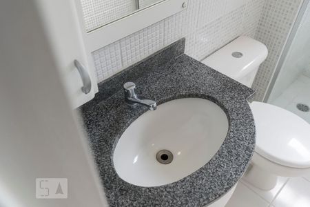 Banheiro social (Torneira) de apartamento para alugar com 3 quartos, 65m² em Vila Gumercindo, São Paulo