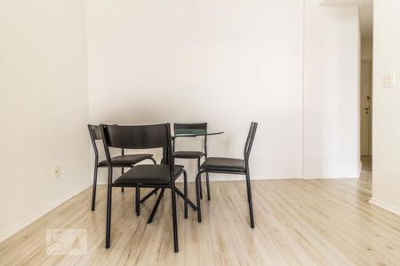 Apartamento para alugar com 65m², 2 quartos e 2 vagasSala
