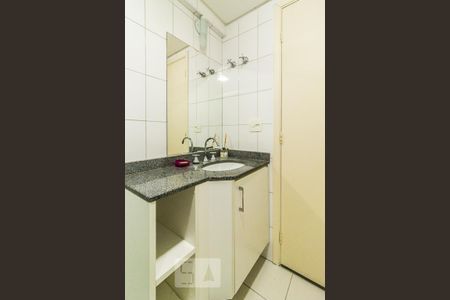 Apartamento para alugar com 65m², 2 quartos e 2 vagasBanheiro