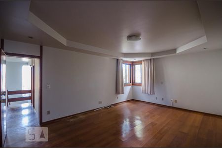 Casa para alugar com 440m², 4 quartos e 3 vagasSuíte 1