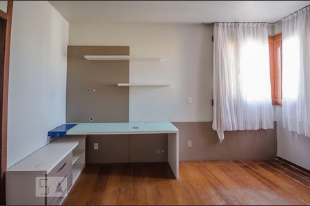 Casa para alugar com 440m², 4 quartos e 3 vagasSuíte 2