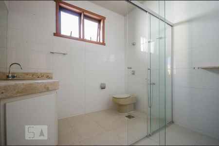 Casa para alugar com 440m², 4 quartos e 3 vagasBanheiro Social