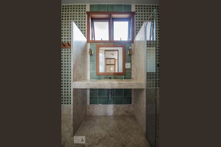 Casa para alugar com 440m², 4 quartos e 3 vagasBanheiro da Suíte 2