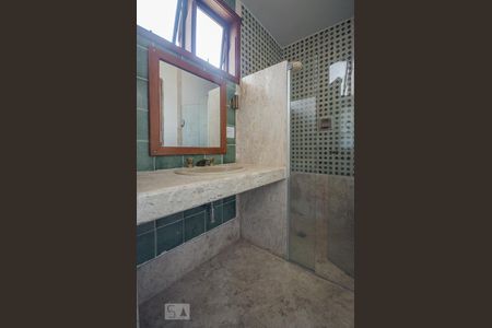 Casa para alugar com 440m², 4 quartos e 3 vagasBanheiro da Suíte 2