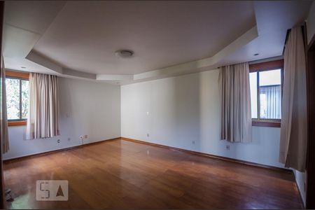 Casa para alugar com 440m², 4 quartos e 3 vagasSuíte 1