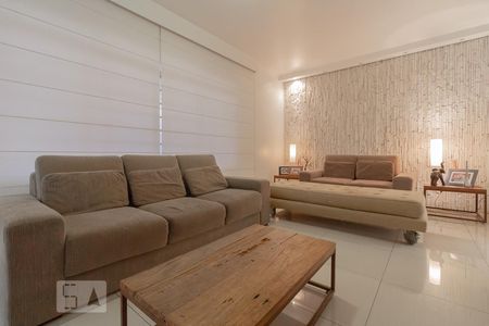 Sala de casa à venda com 3 quartos, 120m² em Bosque da Saúde, São Paulo