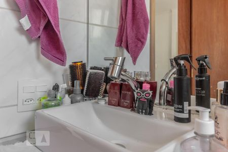 Banheiro de apartamento para alugar com 2 quartos, 60m² em Jardim Celeste, São Paulo