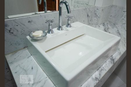 Apartamento à venda com 154m², 2 quartos e 2 vagasLavatório do banheiro da suite 1