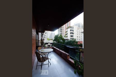 Apartamento à venda com 154m², 2 quartos e 2 vagasVaranda