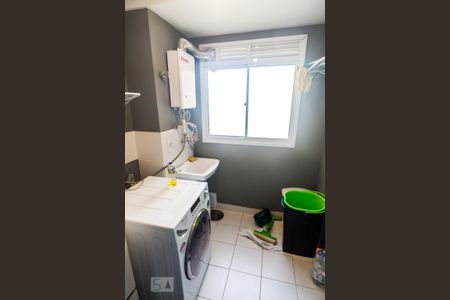 Área de Serviço de apartamento para alugar com 3 quartos, 68m² em Jardim Carvalho, Porto Alegre