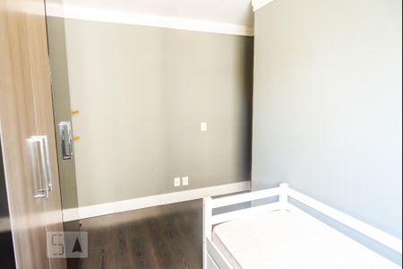 Quarto 2 de apartamento para alugar com 3 quartos, 68m² em Jardim Carvalho, Porto Alegre