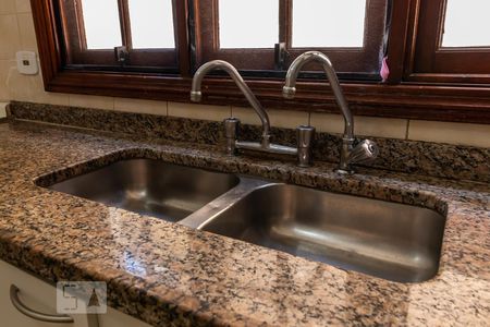 Casa de condomínio à venda com 281m², 4 quartos e 4 vagas Casa de condomínio à venda com 281m², 4 quartos e 4 vagasDetalhe da Cozinha