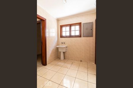 Casa de condomínio à venda com 281m², 4 quartos e 4 vagas Casa de condomínio à venda com 281m², 4 quartos e 4 vagasÁrea de Serviço