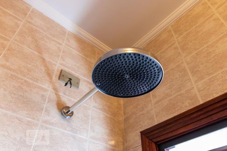 Casa de condomínio à venda com 281m², 4 quartos e 4 vagas Casa de condomínio à venda com 281m², 4 quartos e 4 vagasDetalhe do Banheiro Comum