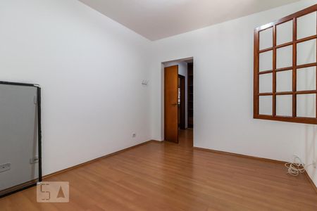 Casa de condomínio à venda com 281m², 4 quartos e 4 vagas Casa de condomínio à venda com 281m², 4 quartos e 4 vagasSuíte 2