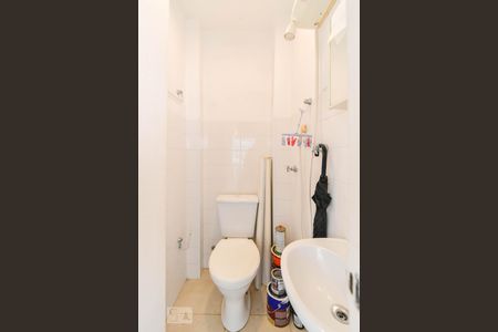 Apartamento para alugar com 99m², 2 quartos e sem vaga Apartamento para alugar com 99m², 2 quartos e sem vagaBanheiro de Serviço