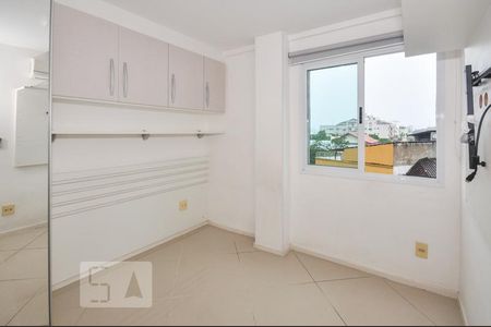 Quarto 1 de apartamento para alugar com 2 quartos, 40m² em Taquara, Rio de Janeiro