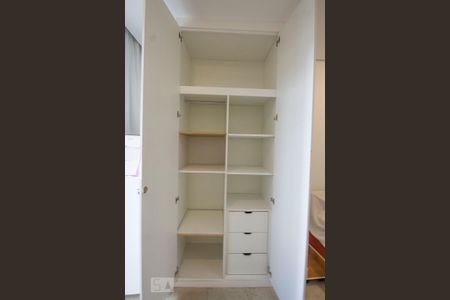 Armário de kitnet/studio para alugar com 1 quarto, 30m² em Centro, Belo Horizonte