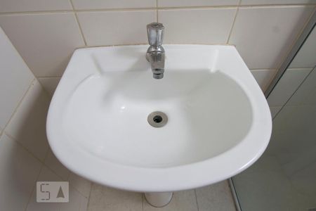 Banho de kitnet/studio para alugar com 1 quarto, 30m² em Centro, Belo Horizonte