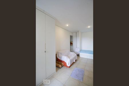 Sala | Quarto de kitnet/studio para alugar com 1 quarto, 30m² em Centro, Belo Horizonte