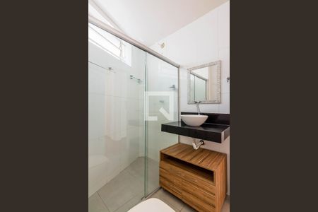 Banheiro de apartamento à venda com 2 quartos, 70m² em Cruzeiro, Belo Horizonte