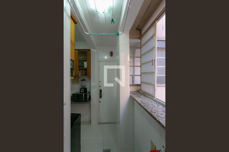 Apartamento à venda com 70m², 2 quartos e 1 vagaÁrea de Serviço