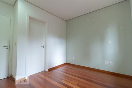 Casa de condomínio para alugar com 260m², 4 quartos e 4 vagasSuíte 3