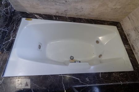 Casa de condomínio para alugar com 260m², 4 quartos e 4 vagasBanheiro - Suíte 2