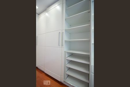 Casa de condomínio para alugar com 260m², 4 quartos e 4 vagasSuíte 1