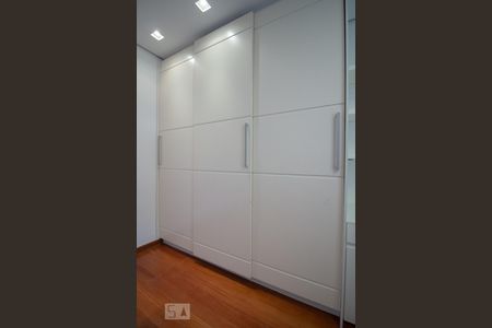 Casa de condomínio para alugar com 260m², 4 quartos e 4 vagasSuíte 1