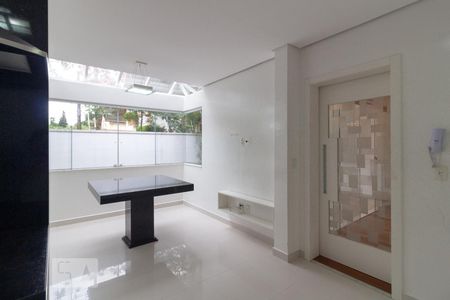 Casa de condomínio para alugar com 260m², 4 quartos e 4 vagasCozinha