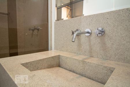 Casa de condomínio para alugar com 260m², 4 quartos e 4 vagasBanheiro Suíte 1