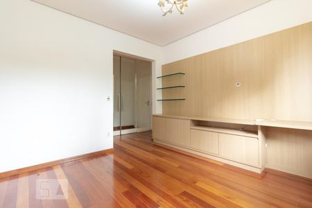 Casa de condomínio para alugar com 260m², 4 quartos e 4 vagasSuíte 2