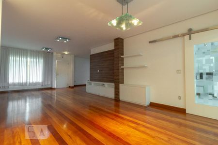 Sala de casa de condomínio para alugar com 4 quartos, 260m² em Chácara Monte Alegre, São Paulo