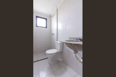 Banheiro de apartamento à venda com 3 quartos, 100m² em Vila Paiva, São Paulo