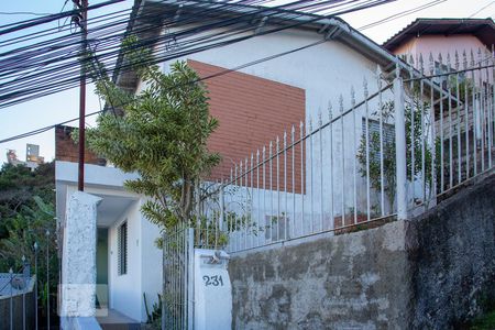 Fachada  de casa para alugar com 3 quartos, 100m² em Centro, Florianópolis