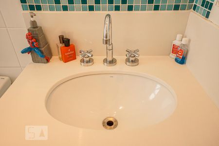 Apartamento à venda com 97m², 3 quartos e 2 vagasBanheiro suíte 1