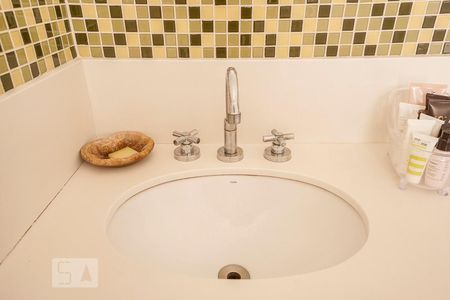 Apartamento à venda com 97m², 3 quartos e 2 vagasBanheiro suíte 2