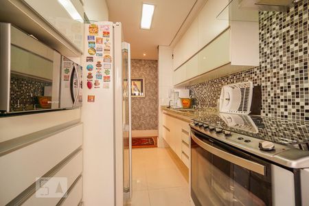 Apartamento à venda com 97m², 3 quartos e 2 vagasCozinha