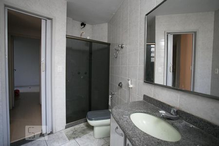 Apartamento à venda com 75m², 2 quartos e 1 vaga Apartamento à venda com 75m², 2 quartos e 1 vagaBanheiro