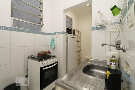 Cozinha. de apartamento para alugar com 1 quarto, 32m² em Copacabana, Rio de Janeiro
