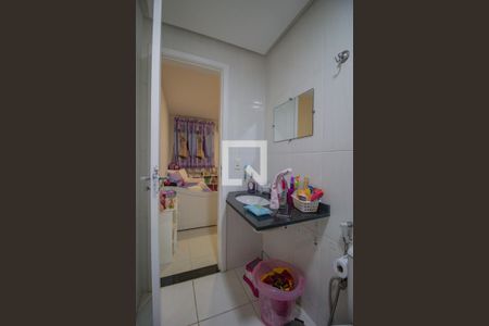 Casa à venda com 240m², 3 quartos e 3 vagasBanheiro da Suíte 1