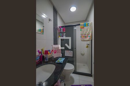 Casa à venda com 240m², 3 quartos e 3 vagasBanheiro da Suíte 1