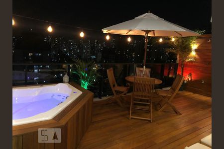 Apartamento para alugar com 120m², 2 quartos e 2 vagas Apartamento para alugar com 120m², 2 quartos e 2 vagasPiscina